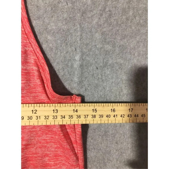 Womens Under Armour Tank Top Size XS Pink Heatgear Loose Fit Athletic Casual - Picture 2 of 3